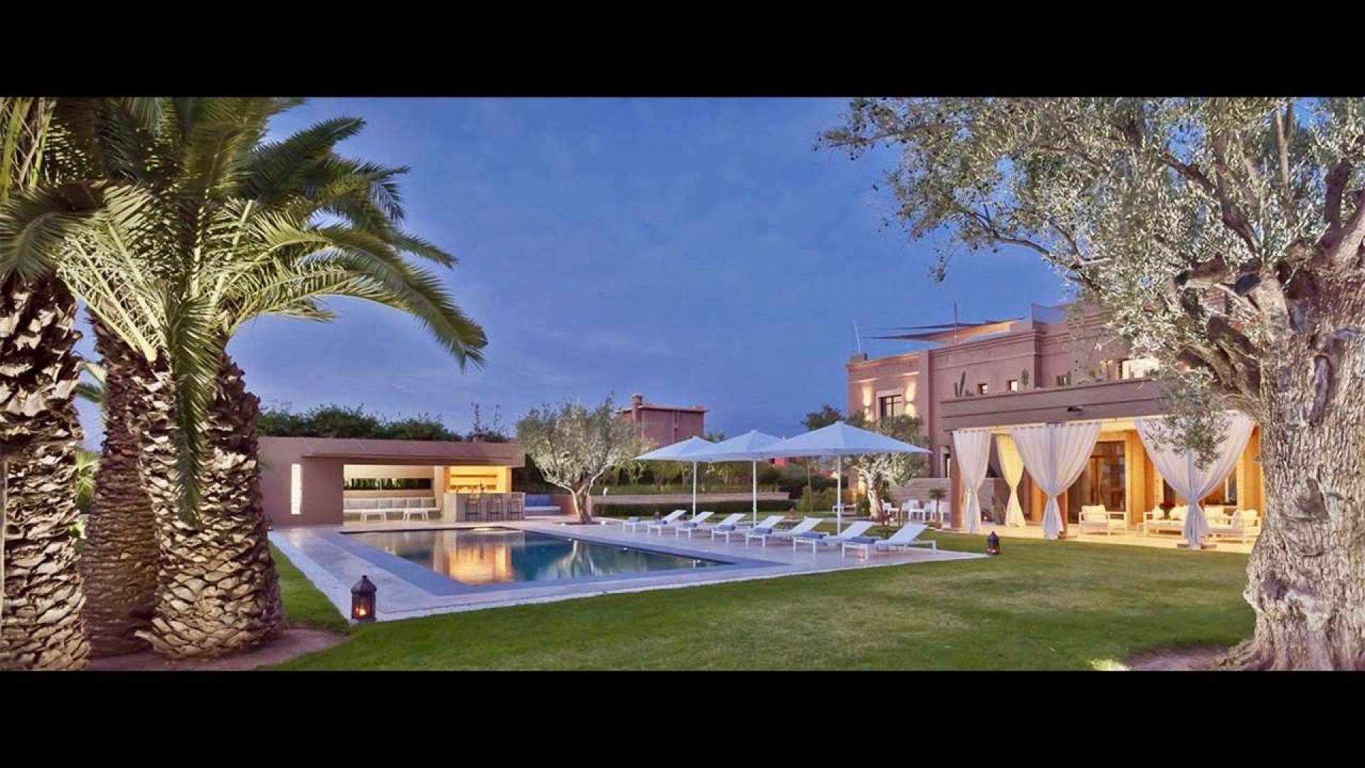 Location de vacances,Villa,Location saisonnière Villa sur golf de luxe de 5 suites en première ligne sur golf à Marrakech,Marrakech,Route Amizmiz