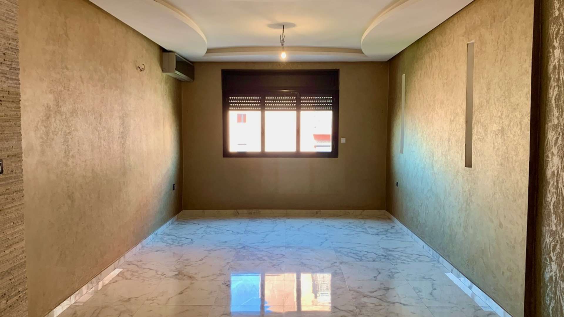 Vente,Appartement,Superbe appartement à vendre à Guéliz. Surface totale 100.0 m². Système de parabole et résidence sécurisée,Marrakech,Guéliz